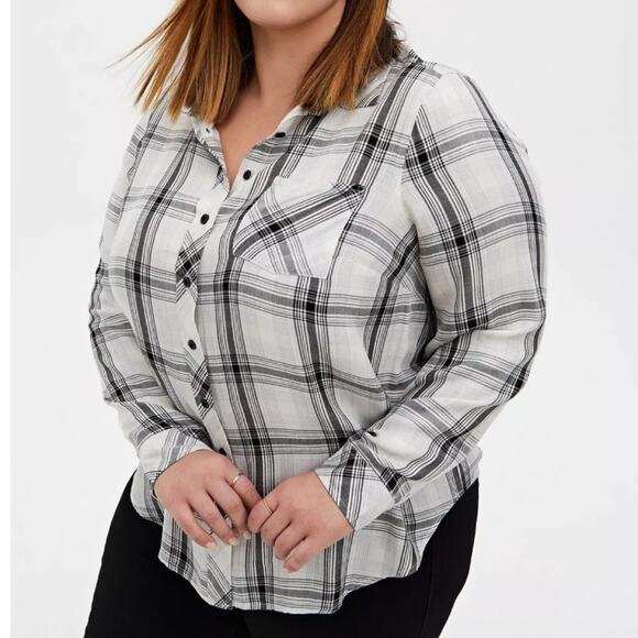 Torrid Lizzie Rayon Twill Button-Up Shirt Womens Size 5X Black & White Plaid - Picture 1 of 10